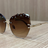 Слънчеви очила кафеви стъкла със сребристи бляскави камъчета, снимка 3 - Слънчеви и диоптрични очила - 44529657