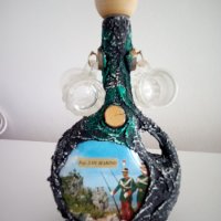 Декоративна бутилка (шише) с две чашки, снимка 1 - Други - 39853357
