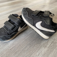 Детски обувки Nike 22 номер, снимка 1 - Детски маратонки - 44669777