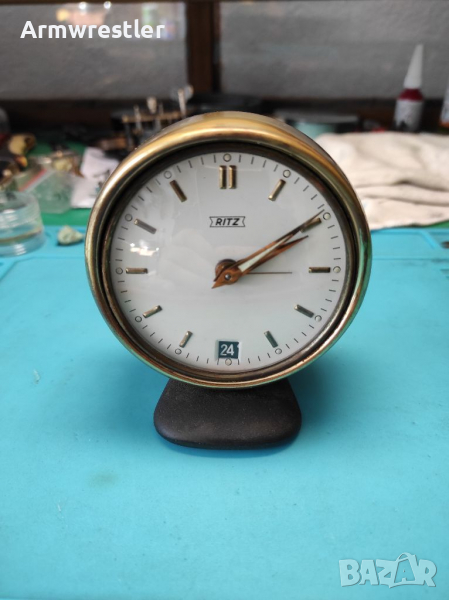 Немски Механичен Часовник Будилник Ritz с Дата, снимка 1