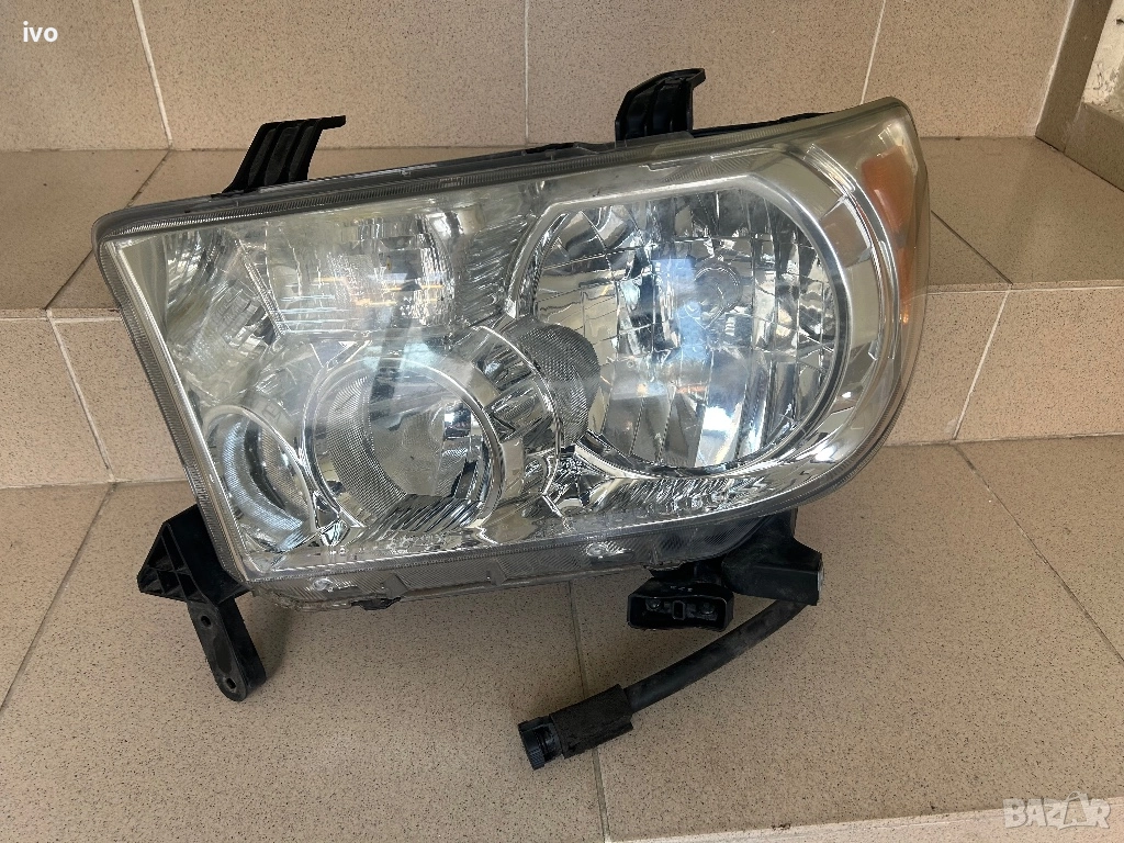 Фар ляв Тойота Секвоя 2016г, снимка 1