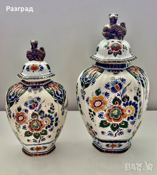 Две вази / урни Royal Delft Polychrome, снимка 1