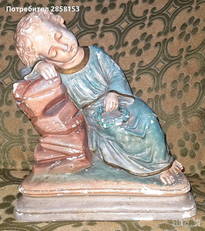 Стара гипсова фигура на малкия Исус който си почива , снимка 1