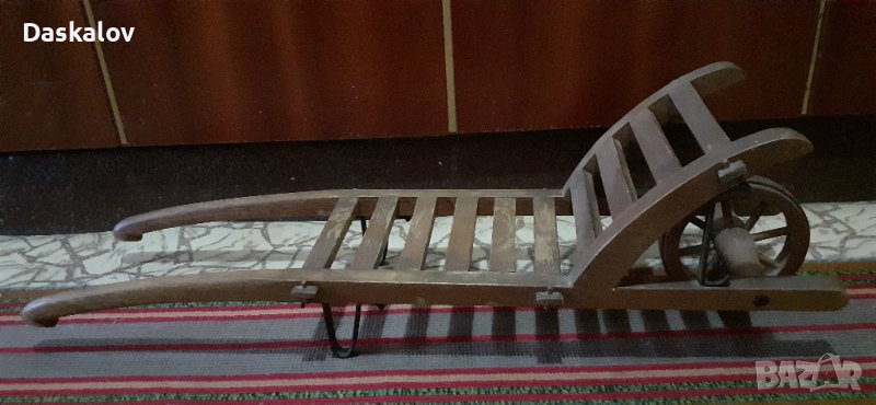 Продавам декоративна дървена поставка за саксия, снимка 1