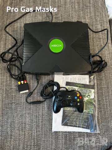 XBOX  с джойстик, кабели и кутия само за 150 лв 