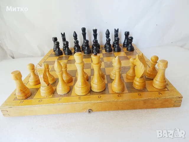 Стар дървен шах в пълен коплект, снимка 12 - Шах и табла - 51294246