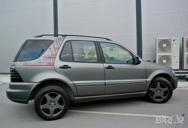Mercedes-Benz ML 320 ГАЗ*AMG*NAVI* , снимка 10 - Автомобили и джипове - 55931974
