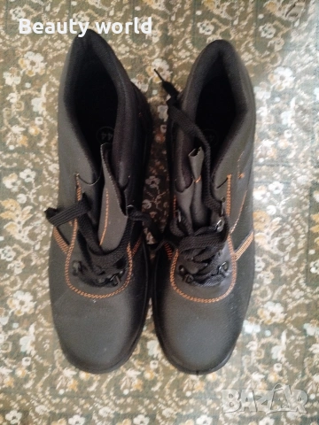 Мъжки работни обувки 44 номер , снимка 2 - Други - 53624261