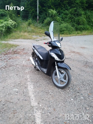Продавам скутер Honda SH 150