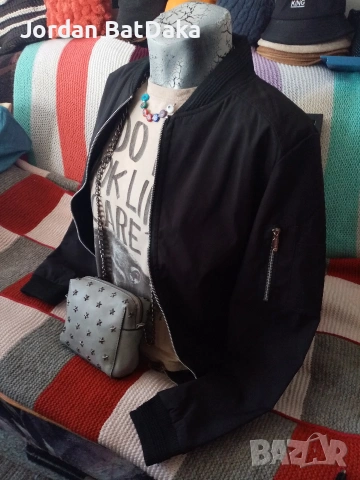 Дамски черен бомбър М#, снимка 4 - Якета - 53497250