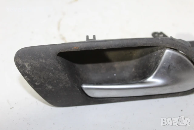 Дръжка вътрешна задна дясна Фолксваген Голф 5 Джета VW Golf 5 Jetta 1K5837114, снимка 2 - Части - 50659551