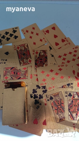 Луксозни карти за игра в златен десен. , снимка 2 - Други ценни предмети - 53527587
