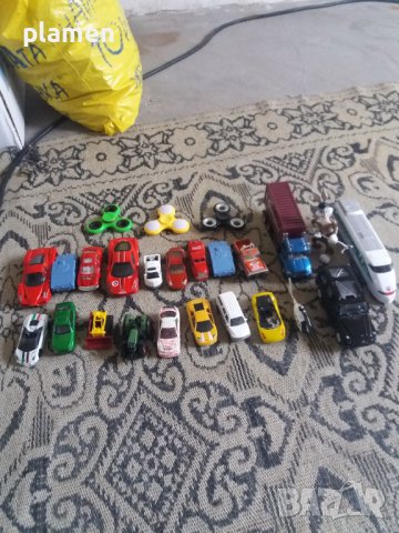 Продавам метални колички, снимка 6 - Коли, камиони, мотори, писти - 40578122