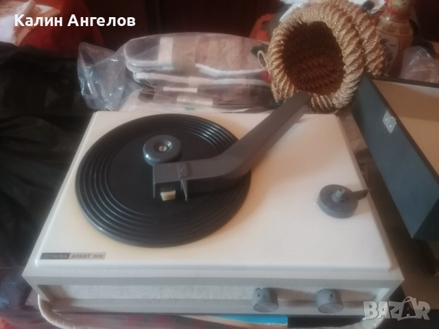 Продавам грамофон Ziphona Apart 306