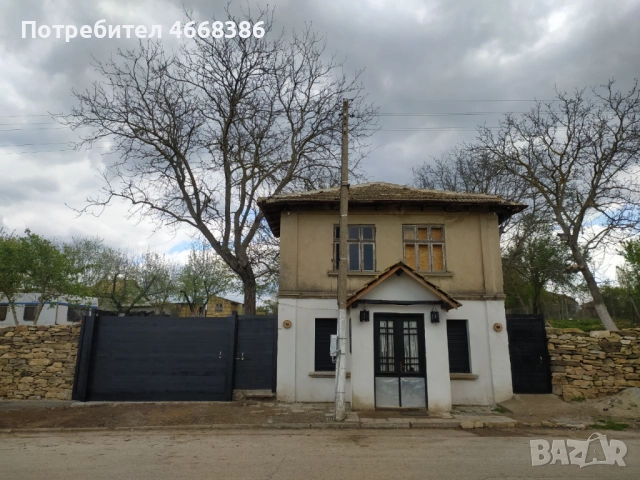 Investment Opportunity! For sale a wonderful two-story house-villa, partly renovated, снимка 2 - Вили - 52650432