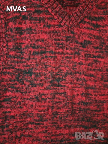 Нов дамски червен плетен елек S размер, снимка 3 - Елеци - 53067934