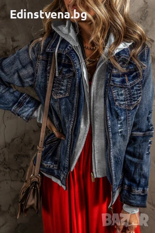 Дамско дънково яке в тъмносин цвят, с контрастна сива подплата