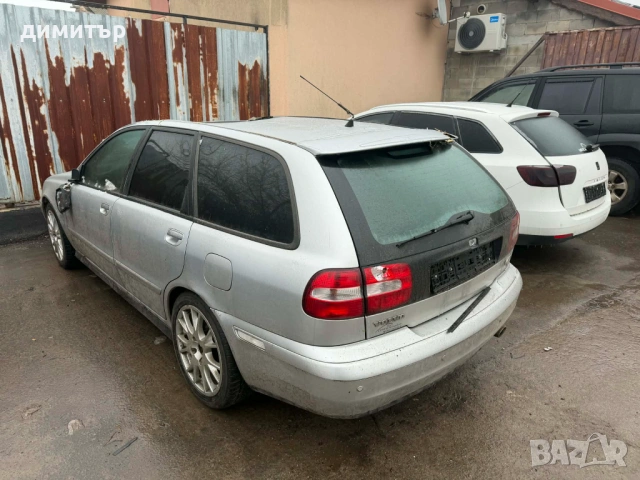 volvo v40 1.8 favelift на части волво в40 комби , снимка 8 - Автомобили и джипове - 53661170