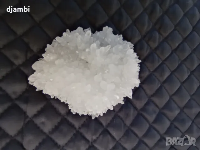 №61,Кварц,Кварцова друза,Кристали,Минерали,Родопи,, снимка 2 - Декорация за дома - 48487339