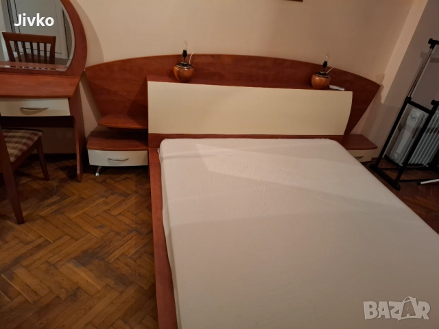 Спалня , снимка 2 - Спални и легла - 52859436