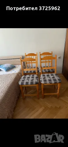 5 дървени стола с дамаска