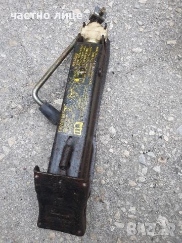 Автомобилни крикове 