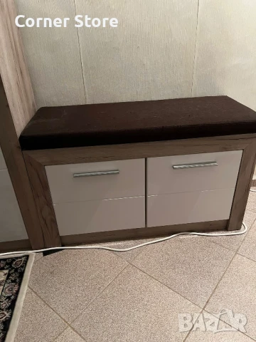 Шкаф за обувки и закачалка за антре