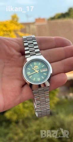 Часовник Orient Crystal Automatic, Rare Day-Date بالعربية – края на 1970-те Нов!, снимка 2 - Антикварни и старинни предмети - 51897328