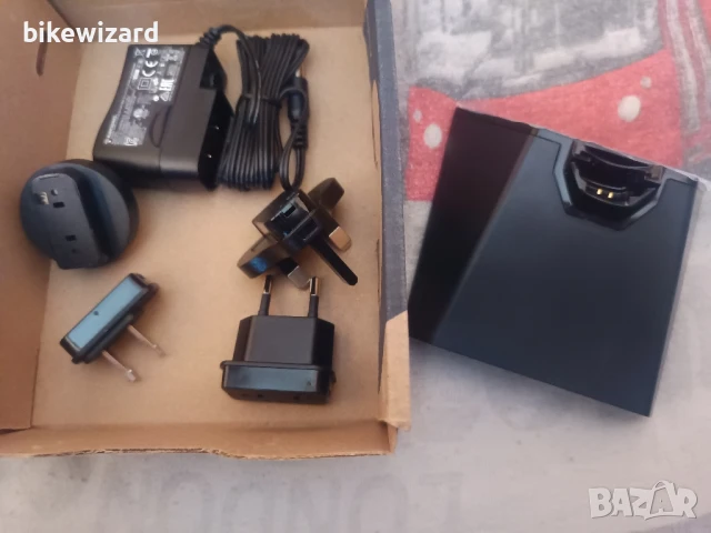 Poly Зарядна станция със захранване за слушалки Savi 8200 НОВА , снимка 6 - Bluetooth слушалки - 38891827