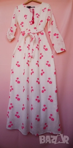 Кенарена дълга рокля с бродирани розови цветя по нея., снимка 3 - Рокли - 51507901