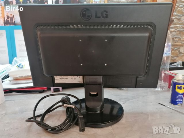 Монитор LG Flatron W1914ST, снимка 4 - Монитори - 40411575