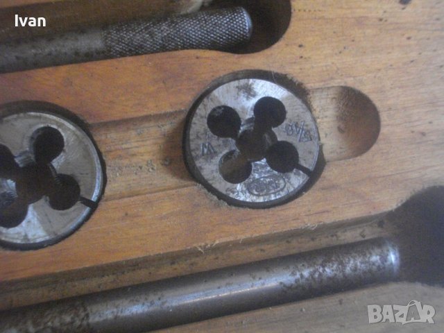 Старо САЩ Качество-К-т 23 бр. Резбонарезни Плашки Метчици За Резби-от1/8-до3/8 WW-от стария материал, снимка 12 - Други инструменти - 44492168