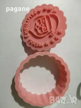 Резец с печат за бисквитки и сладки - 8 бр в комплект 