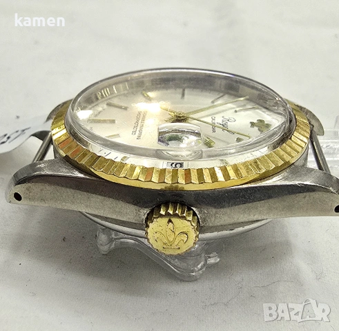 Механичен часовник Royal Calendar със защита от удар | Винтидж швейцарски часовници, снимка 10 - Антикварни и старинни предмети - 53659149