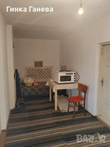 Селска къща с 1345 м² двор, гараж и стопански постройки.  Директно от собственика ., снимка 9 - Къщи - 55993683