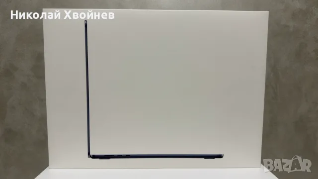 Чисто нов, запечатан MacBook Air 15” M5 (16GB/512GB) Midnight. 