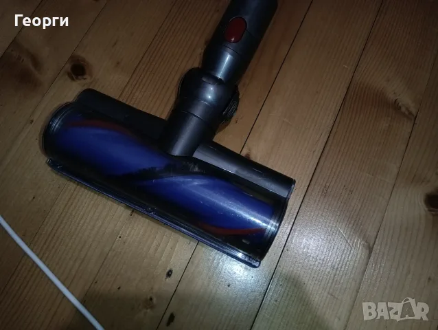 Много добра прахосмукачка Dyson V8 с нова батерия и аксесоари, снимка 4 - Прахосмукачки - 56258826