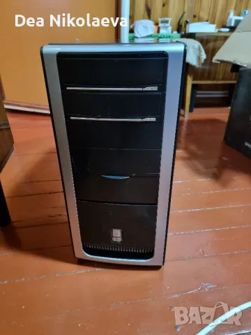 Компютър с монитор