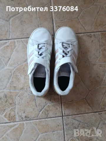 Детски маратонки Adidas , снимка 2 - Детски маратонки - 56376906
