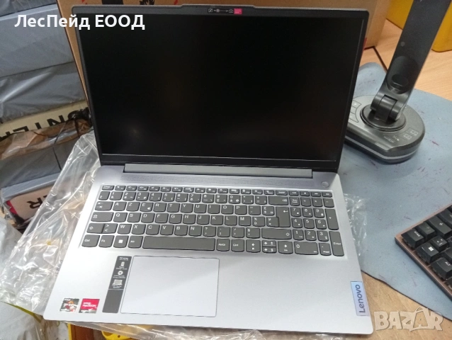 Lenovo IdeaPad Slim 3 лаптоп 15.6" Ryzen 5 5625U 16GB 512GB SSD - Френска Клавиатура