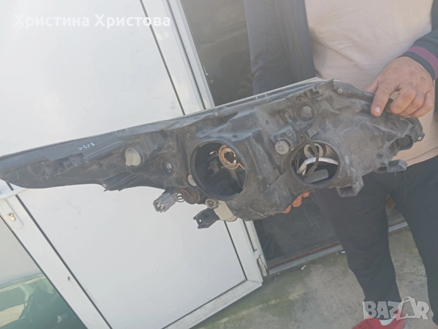 Ляв фар Тойота Авенсис 2012, снимка 2 - Части - 51830294