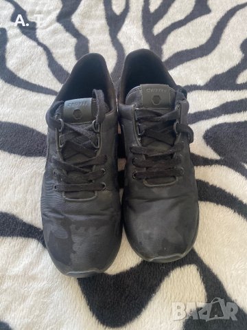 Оригинални спортни обувки CRUYFF 41 номер, снимка 2 - Спортни обувки - 40274856