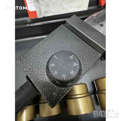 Лепачка в метален куфар 2500W, снимка 3 - Поялници и запояване - 53159868