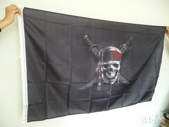 Пиратско знаме с черепи Карибски пирати абордаж кораби саби , снимка 2 - Декорация за дома - 40981576
