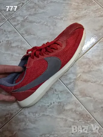 маратонки nike