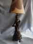 Стара настолна лампа от тежка ,метална пластика, снимка 1 - Антикварни и старинни предмети - 41489808