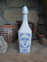 Стара порцеланова бутилка Мастика от соца., снимка 1 - Антикварни и старинни предмети - 36221375