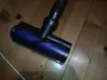 Много добра прахосмукачка Dyson V8 с нова батерия и аксесоари, снимка 4