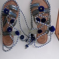 Уникални Gioseppo сандали с връзки и пискюли