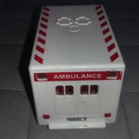 Majorette Ambulance Pompier Fire 1/43, снимка 3 - Колекции - 39381505